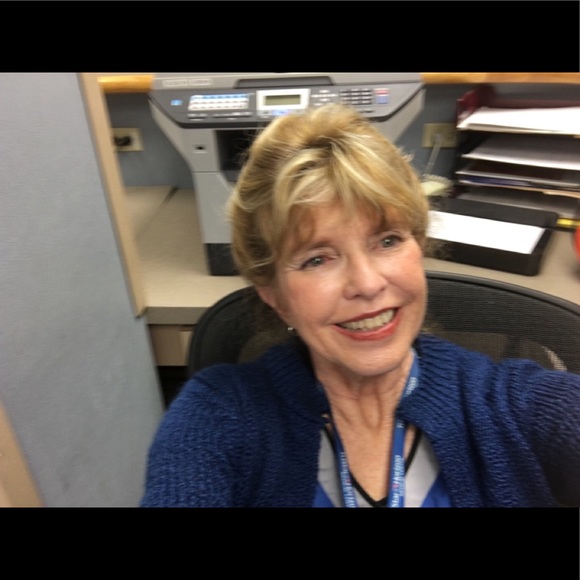 Meet your Posher, Laura - Picture 1 of 1